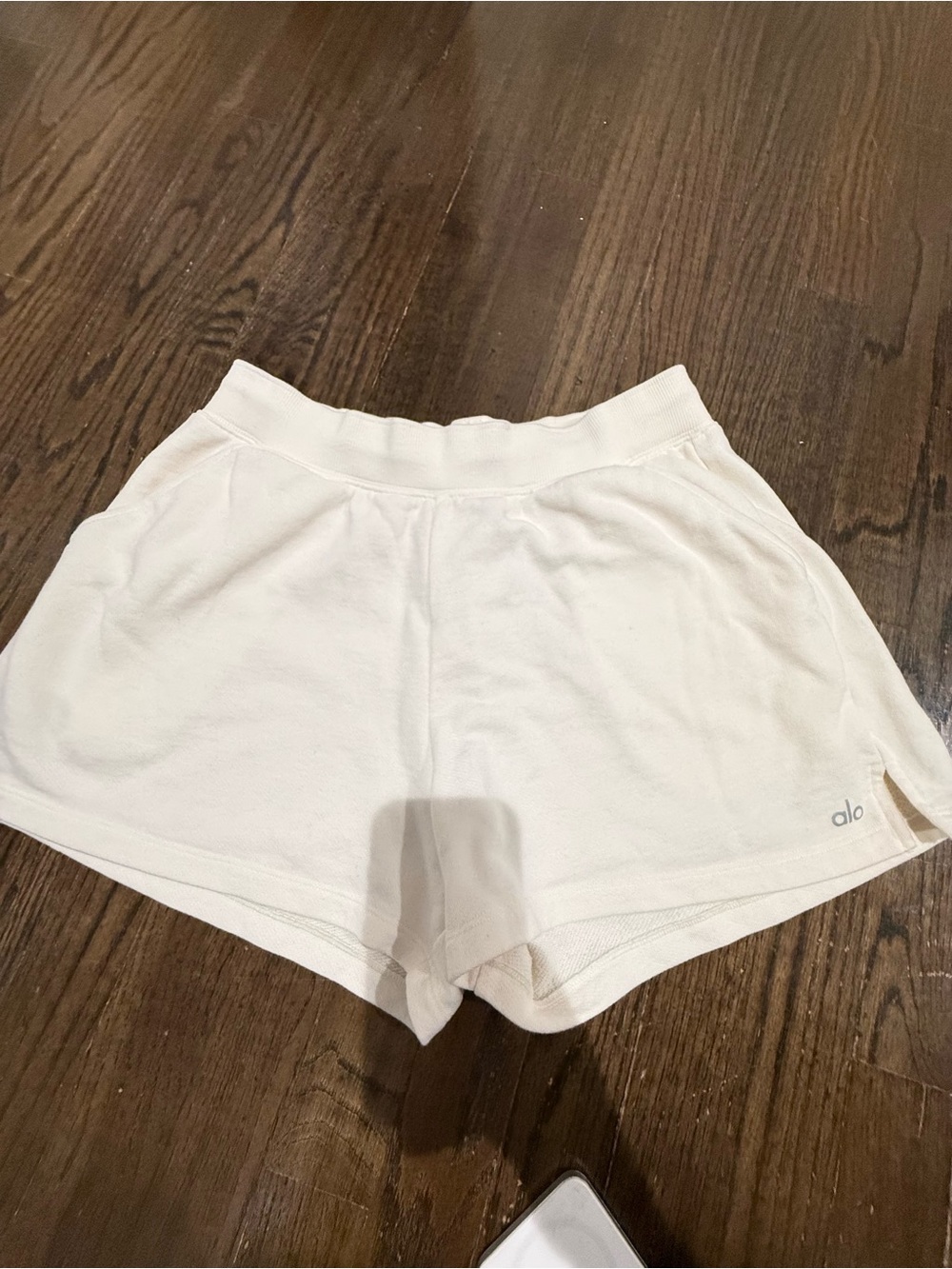 ALO Yoga Women's cream Lounge Shorts. No size. Guess small